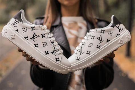 кроссовки louis vuitton женские оригинал|louis vuitton sneakers for women.